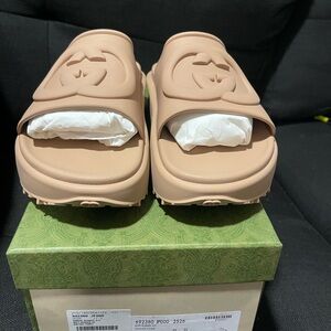 Men Gucci slides